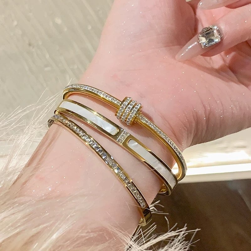 5-Piece Elegant Stainless Steel Bracelet Set,  Fashionable Classic Design